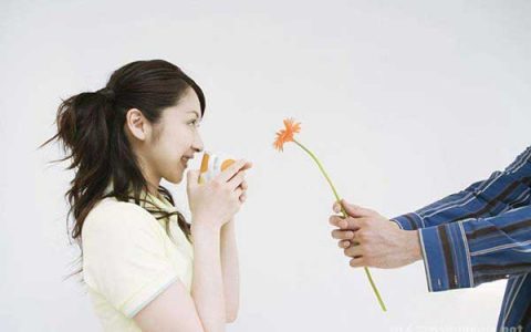 如何追求自己喜欢的人，赢得梦中女孩的10种方法