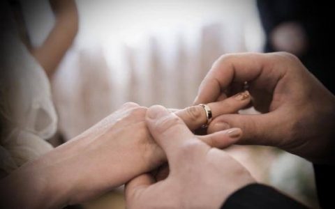 结婚，你会偏向心动还是合适？